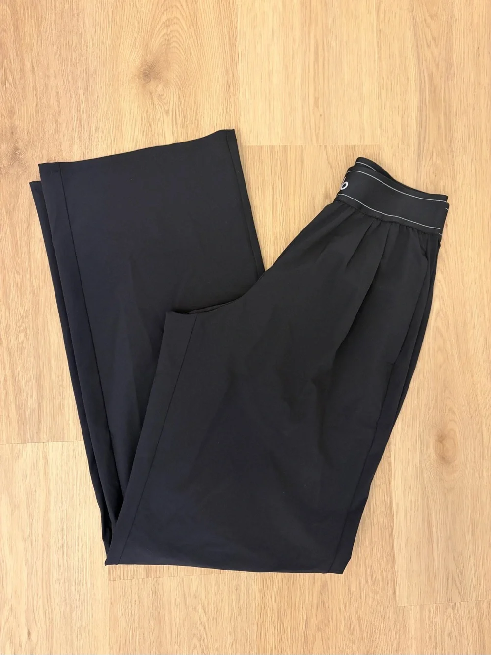 ALO Yoga Suit Up Trousers